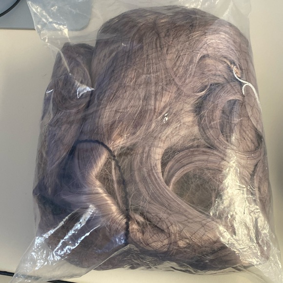 Daphne Long Wig - Picture 1 of 4